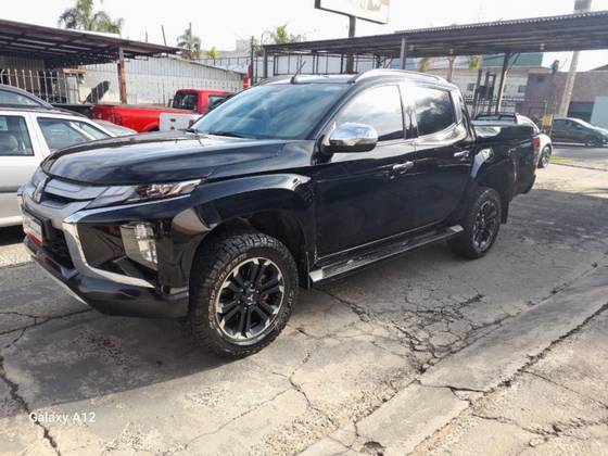 MITSUBISHI L200 TRITON 2.4 16V TURBO DIESEL SPORT HPE CD 4P 4X4 AUTOMÁTICO